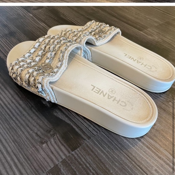 🔥Chanel White Multi Chain Summer Slide Sandals.😎🔥 - Picture 5 of 9